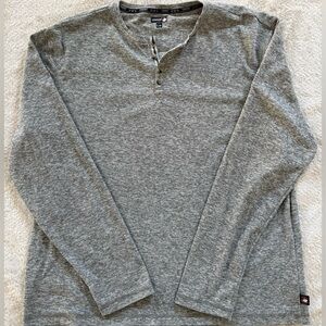 Canada Weather Gear Men's Gray Long Sleeve Henley Shirt (L)